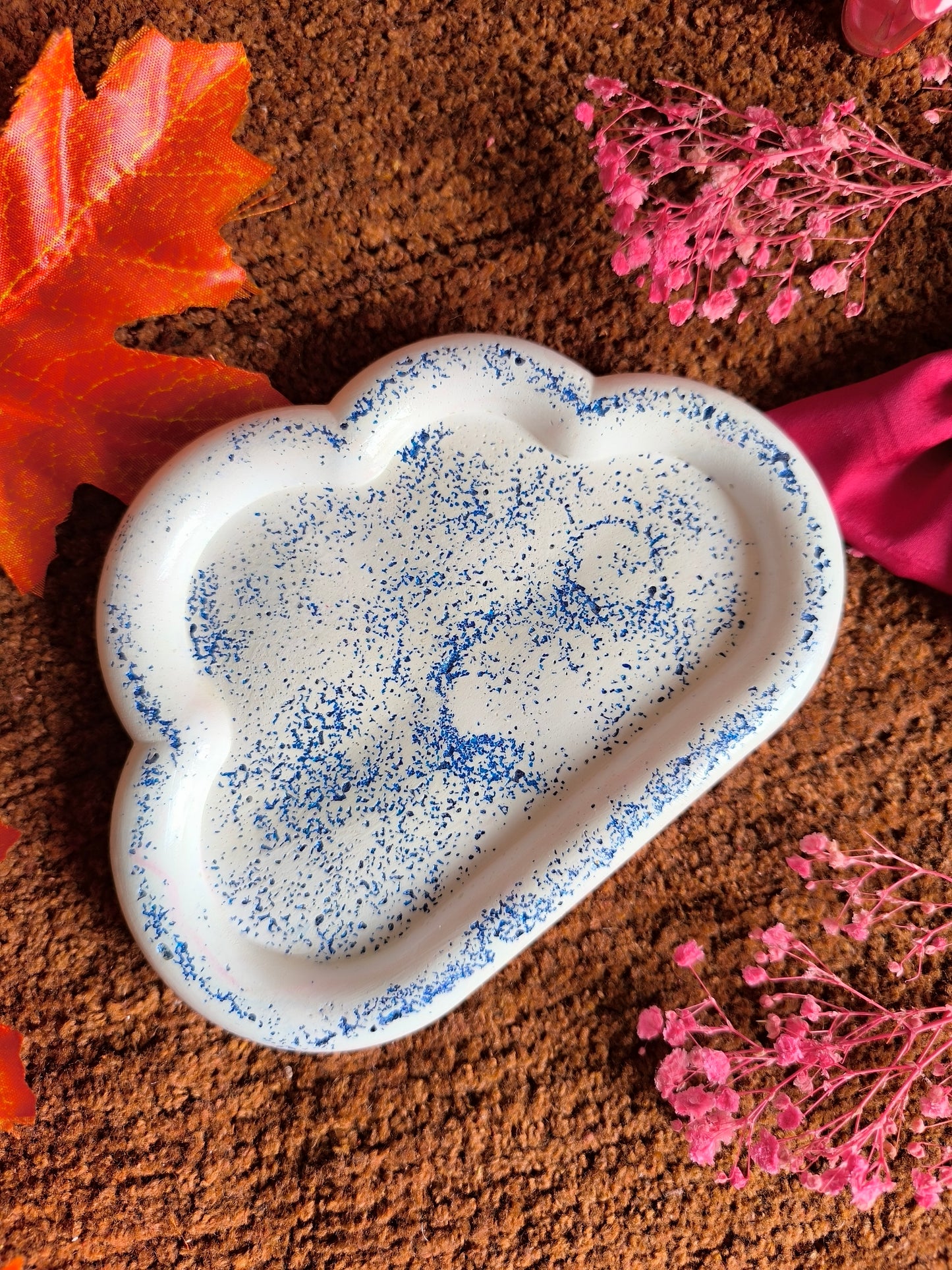 Sparkling cloud tray