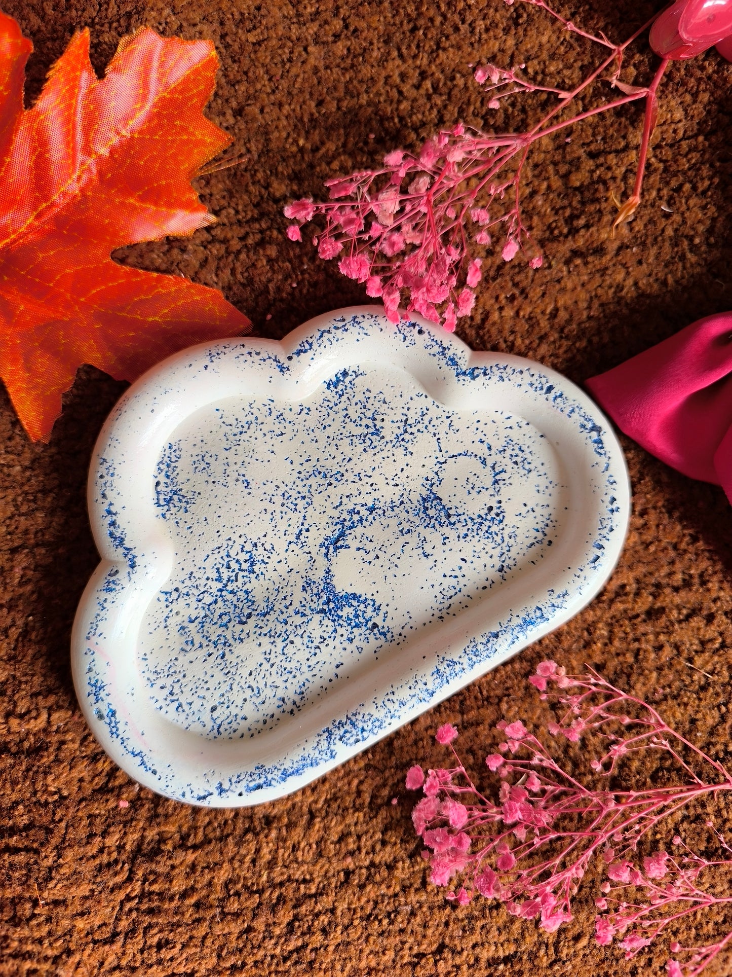 Sparkling cloud tray