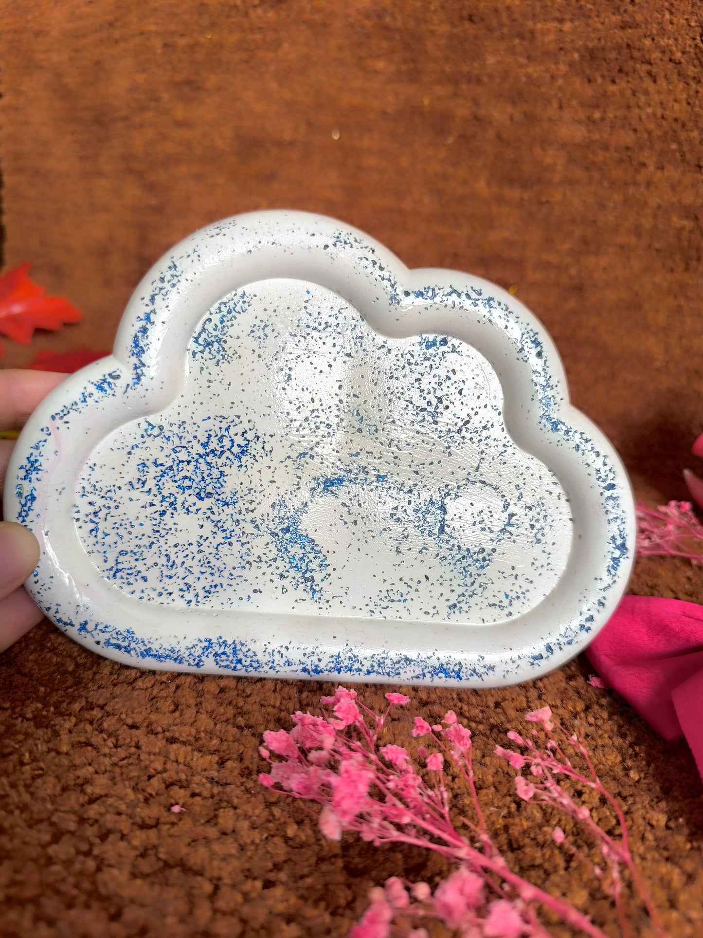 Sparkling cloud tray