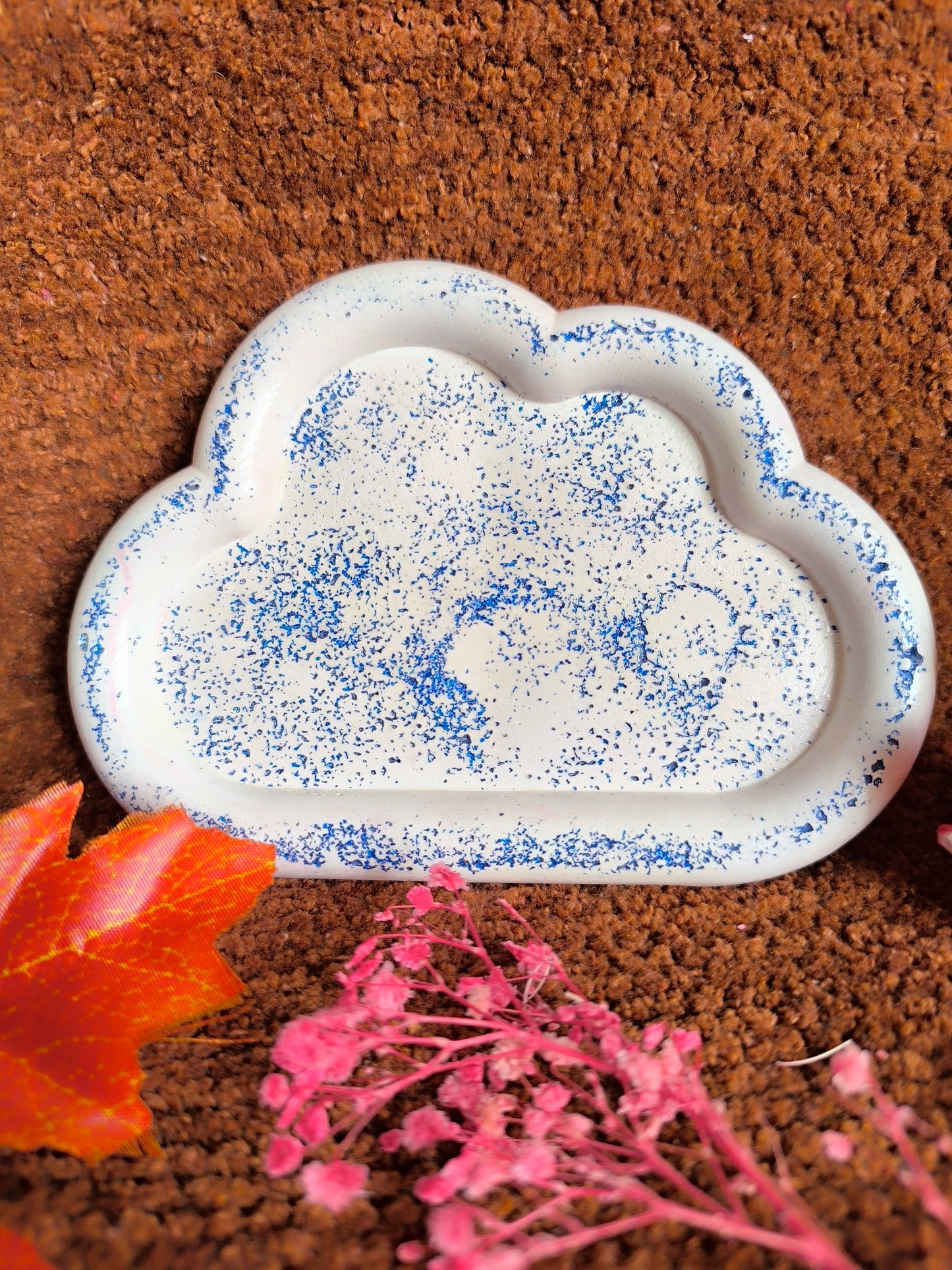 Sparkling cloud tray